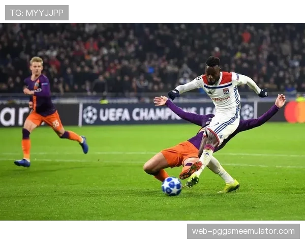 深度战术分析：里昂队如何利用“诱饵”跑位创造角球得分空间